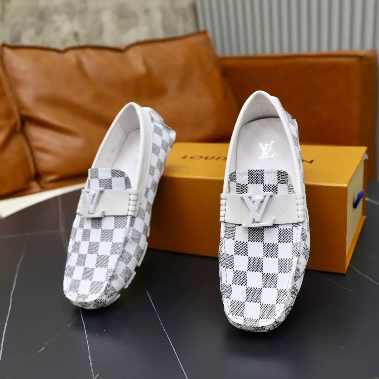 Ex-factory price: 480💰【LV】Louis Vuitton ⚠️High-end men’s driving and pedal series ⚠️38-44 (customized for 45) ⚠️All original cowhide leather! Thick and soft! Made entirely of calfskin lining! Rubber sheet anti-slip beanie sole! Three-dimensional package technology! Fashionable and classic! Handicrafts! Original high quality! Feel free to compare!